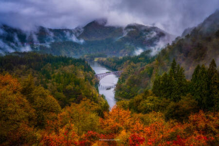 紅葉の第一只見川橋梁